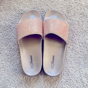 Gold slides | 9 in Women’s